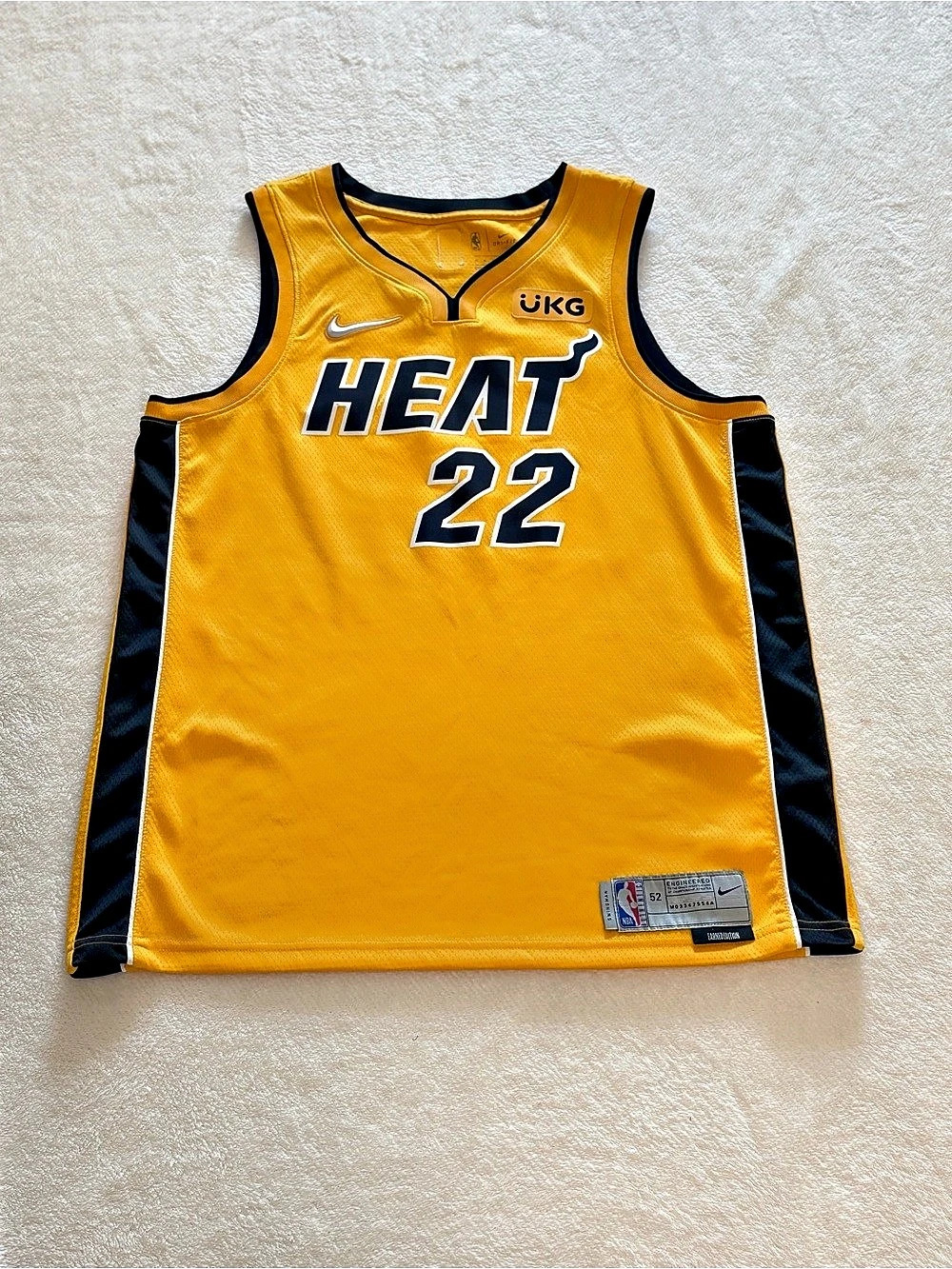 Nike Miami Heat Jimmy Butler 2020-21 Earned Edition Swingman Jersey #22 Swingman